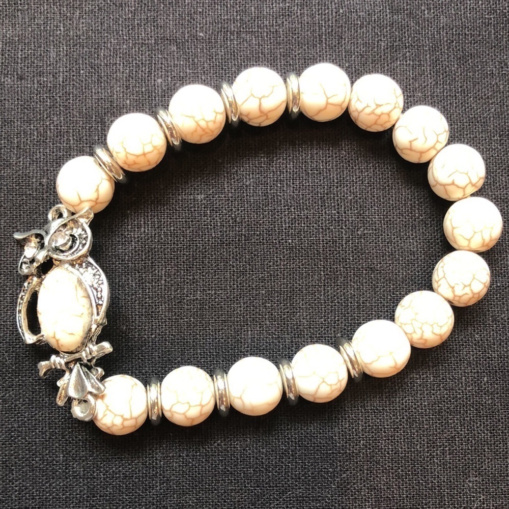 NEW Unique Owl charm & bead bracelet Cream Tan color beads silver tone accents